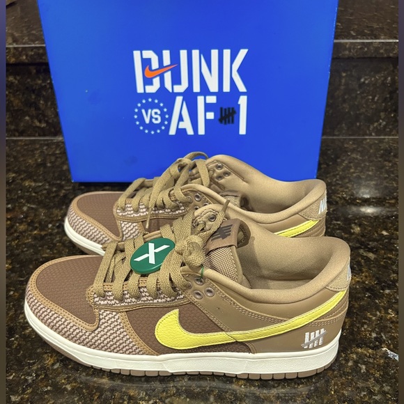 nike dunk low sp undefeated canteen dunk